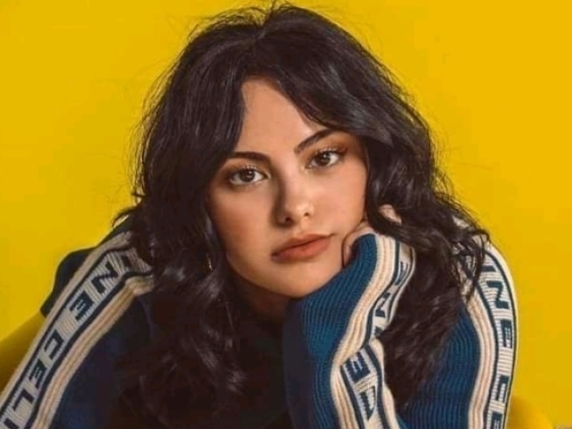 Camila Mendes