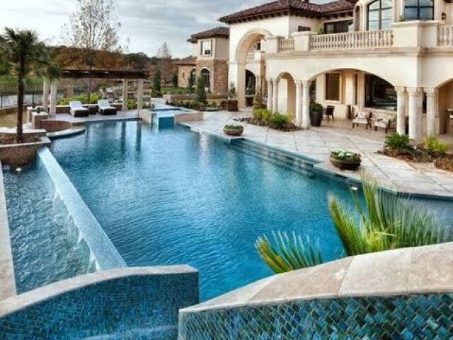 Luxuosa