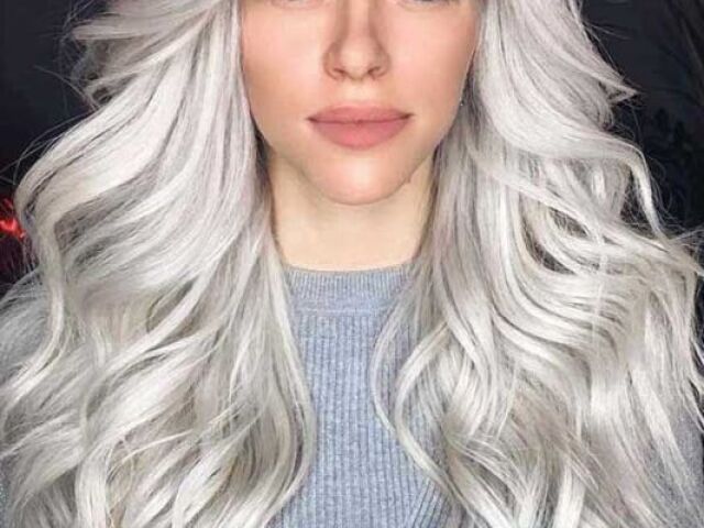 cabelo platinado longo