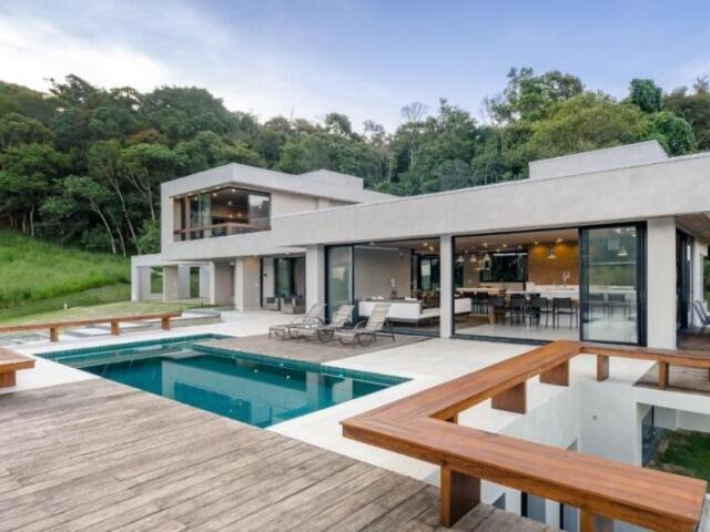 Casa Moderna