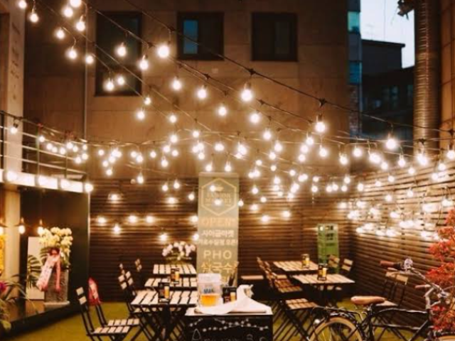 Cafetaria aesthetic