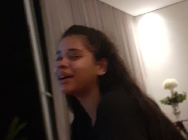 Isa
- ia mijar de rir da sua cara primeiro dps ia lá arrebentar a boca da pessoa