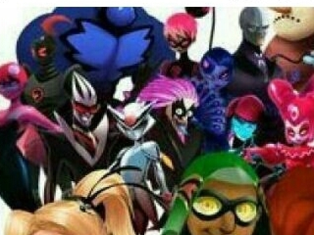 Qual e o seu vilão favorito em miraculos?
Roke mofe lastimador
Esmagadora cloe banana
Silenciador homem de pedra