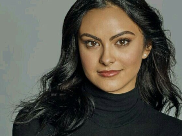 Camilla Mendes