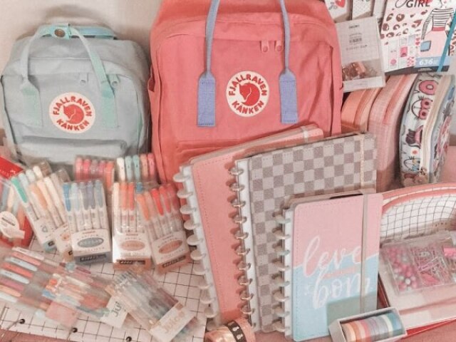 Material escolar aesthetic