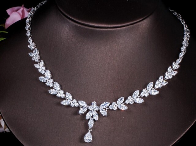 Colar de diamentes 16 kilates por 48.000