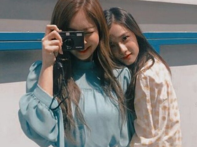 Você e mais Jisoo ou Jennie?