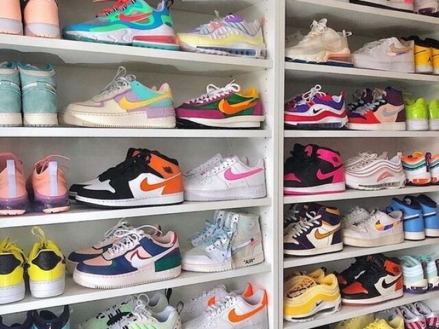 Closet com cores mais vivas e modelos diferentes :) Parabéns!!!