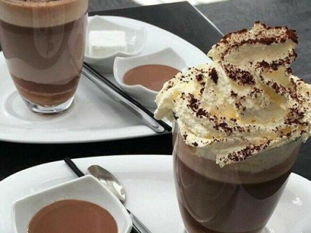 Eu adoro comer doces no café da manhã ?