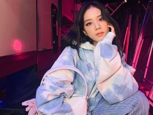 A jennie é perfeita,mas eu prefiro a Jisoo!