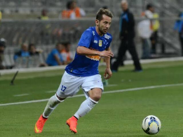 Everton Ribeiro