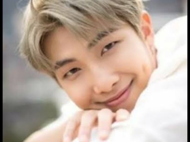 Namjoon ( muito gatoo)