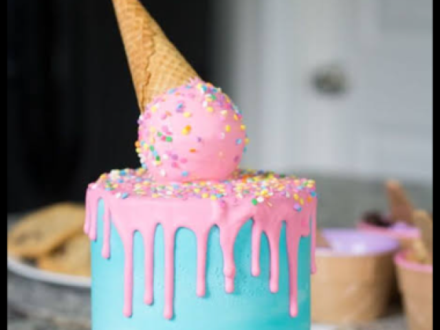 Bolo de chocolate 🍫 e brigadeiro 😍