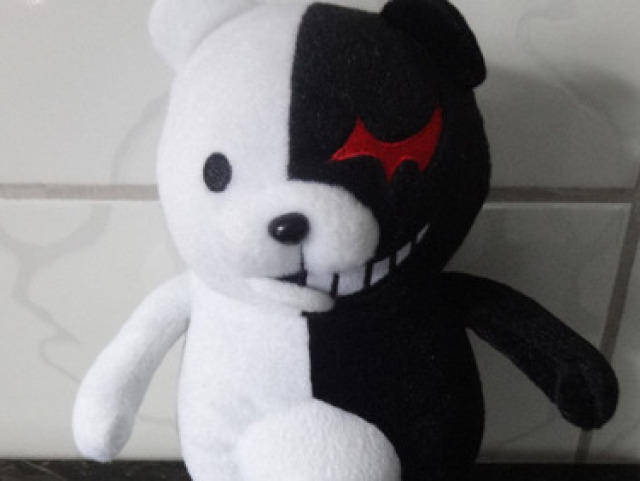 Monokuma de pelúcia