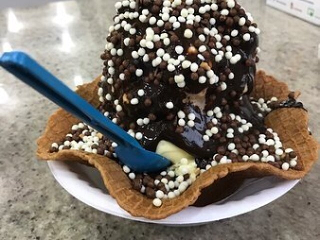 esse de chocolate com granulado