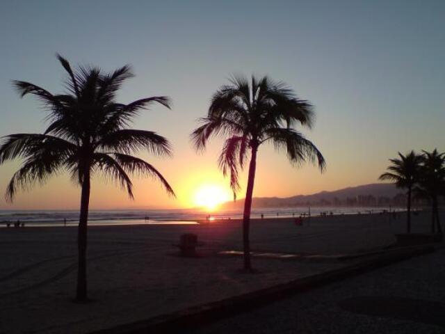 ver o por do sol na praia UnU