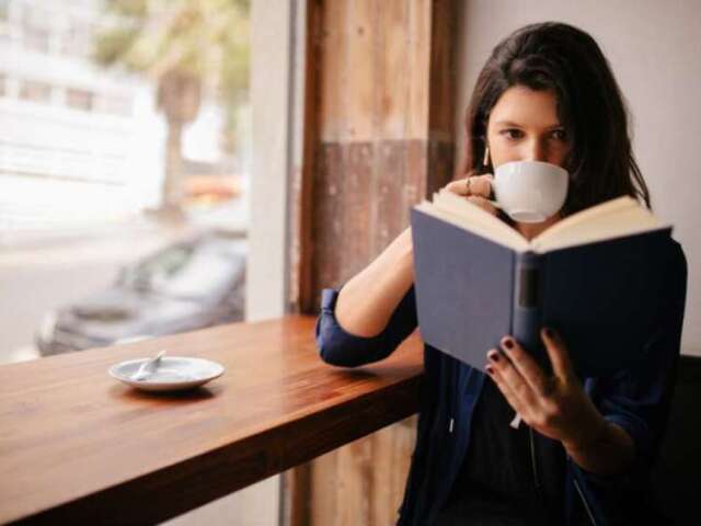 ler livros tomando uma xícara de café é um esporte? então com certeza esse