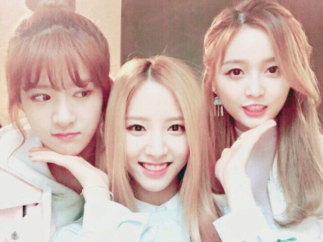 EXY , Bona e Xuan Yi - WJSN