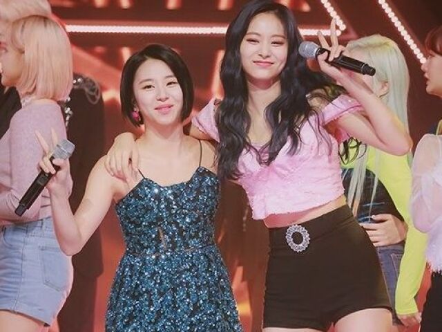 Tzuyu e Chaeyoung - TWICE