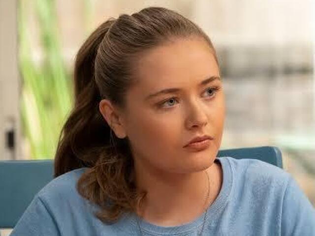 Lola Wight(The Big Show Show)