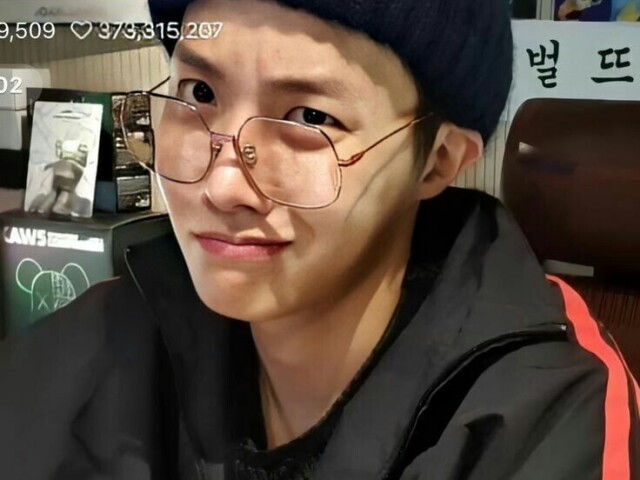 Hoseok (j-hope)