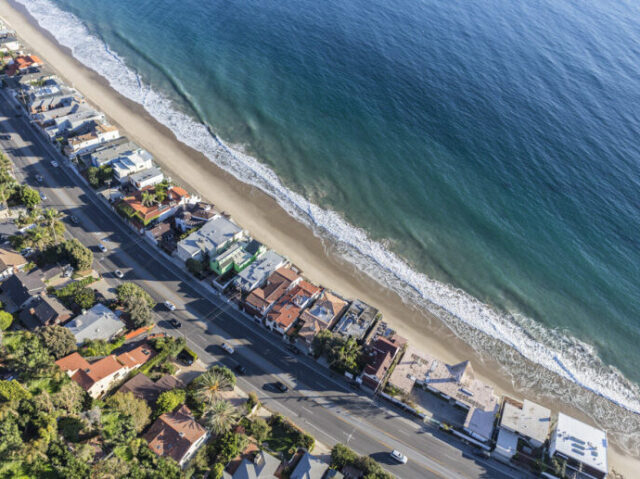 Malibu, pois poderia correr todo dia de manhã na praia e assim me manteria saudável