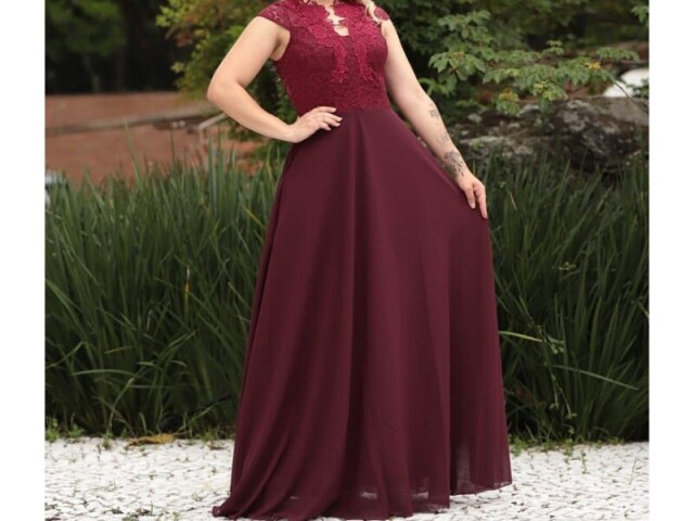 vestido vinho