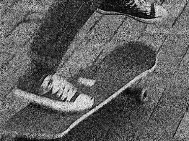 —Não precisa pai eu vou de skate assim o senhor não se atrasa para o trabalho e eu ainda chego no horário