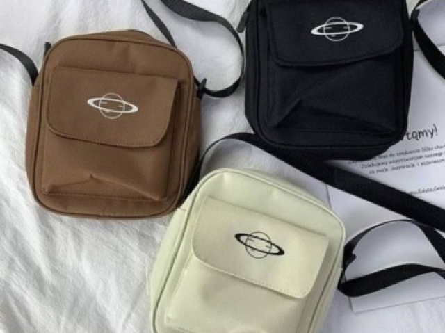 Bolsas lindas em vários tons para colocar seus acessórios!