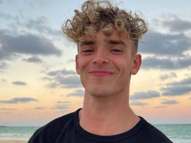 josh๐จ๐ฆ