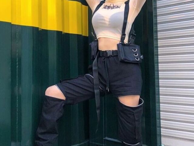 é uma calça
a imagem cortou