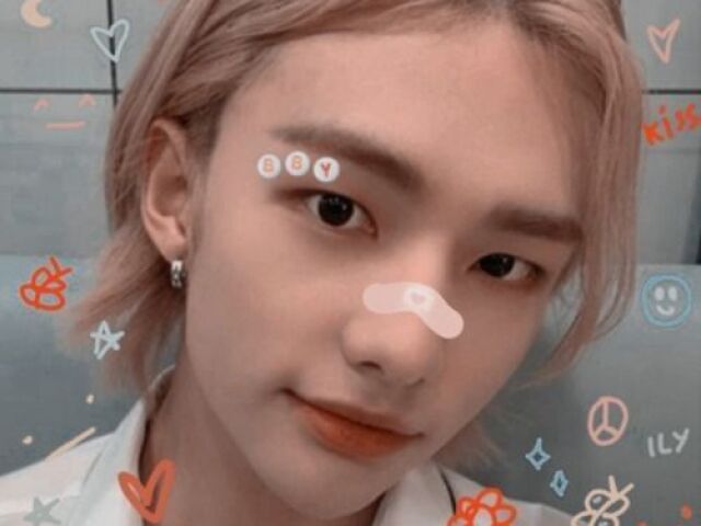 ~ Cuidar da Kkami para o Hyunjin ✨