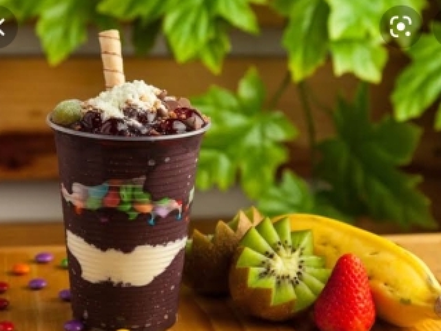 Açai com MM e canudinho com ninho