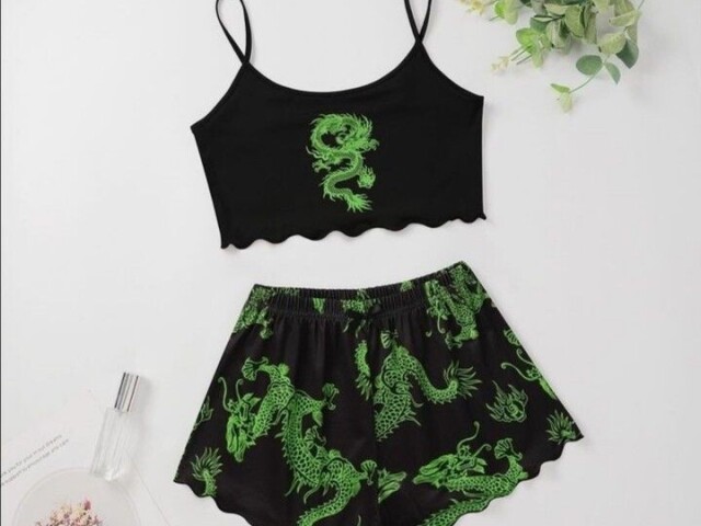 Essa preto e verde🖤💚