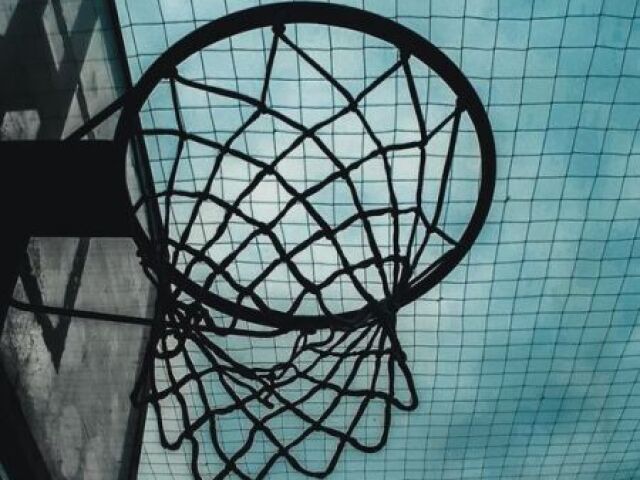 Basquete.