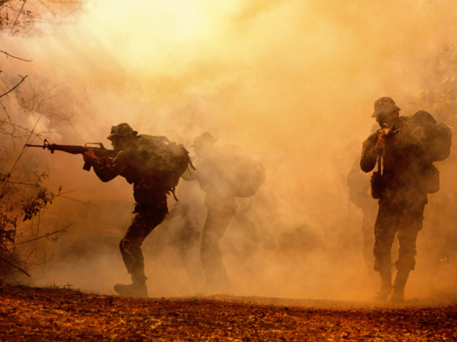 Violência contra os povos através de guerras e repressão