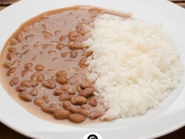 Arroz e feijão (não pode faltar)