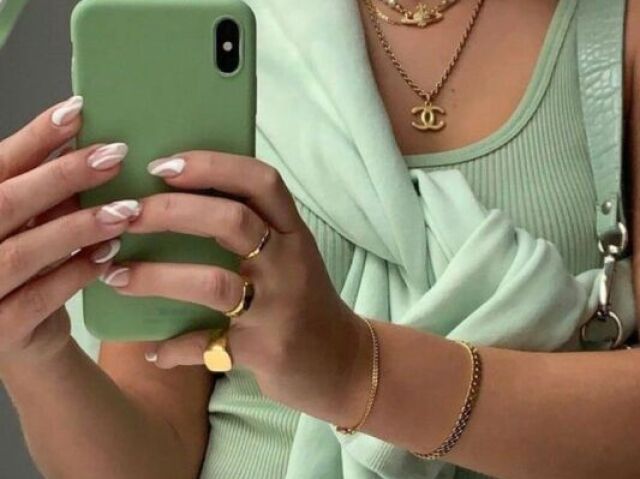 Escolha um look de cada cor e te recomendarei uma música✨✨