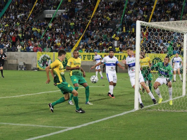 Vai brigar pra não cair