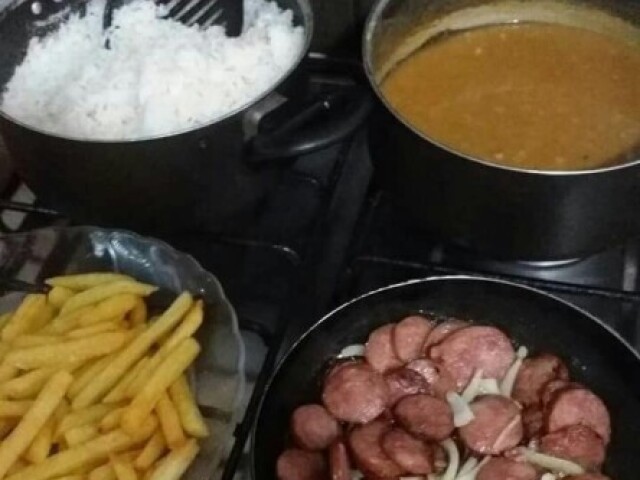 Arroz, Feijão, batata, linguiça