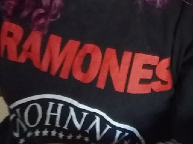 Ramones né, eu disse que iria comprar uma camisa dos Ramones