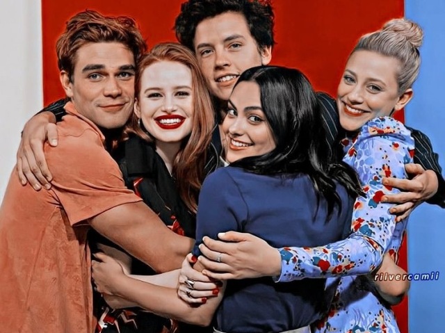 Quiz para saber se você é realmente um fã da série Riverdale! 🐍💗