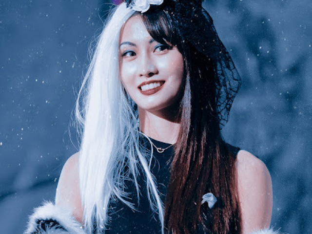 Momo - TWICE