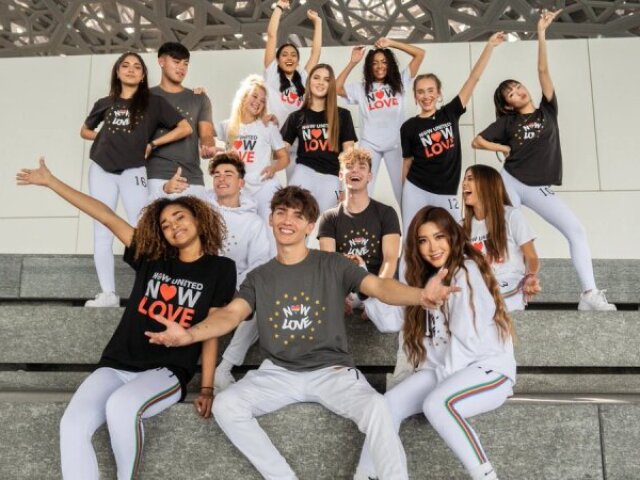 Escolha um look de cada menina do Now United e te direi seu estilo!