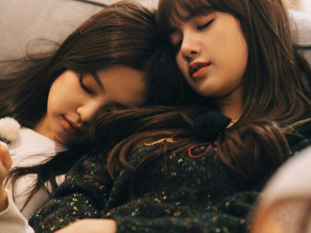 JENLISA " JENNIE É LISA "