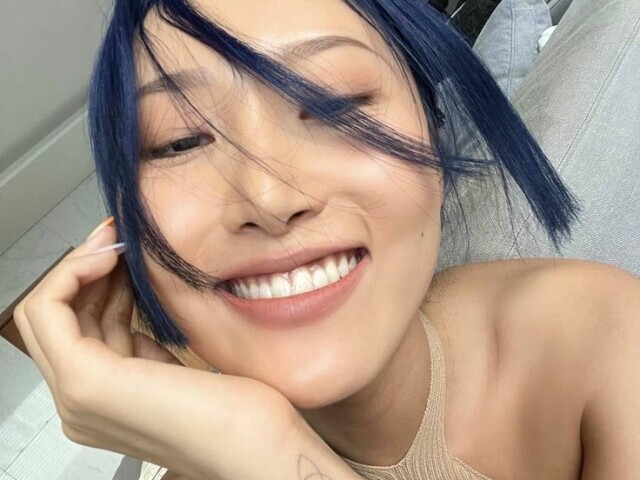 Hwasa (MAMAMOO)