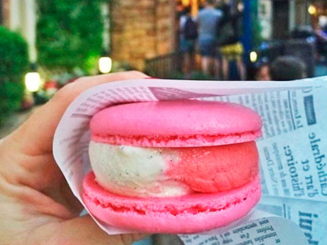 Macaron recheado de sorvete