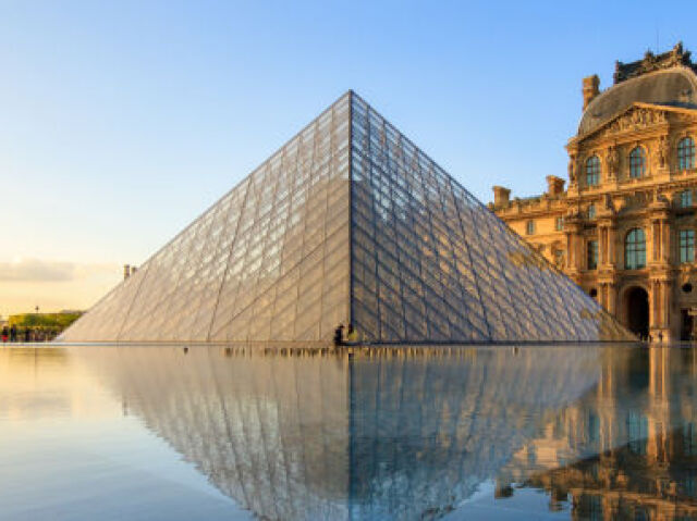 Museu do Louvre localizado no Paris na França.