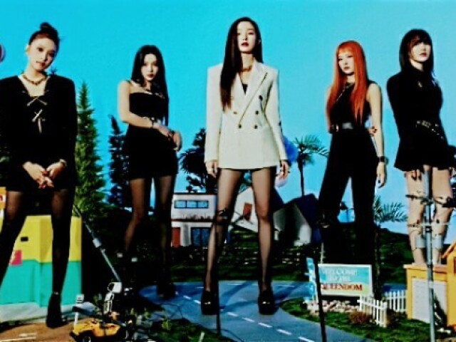 Quais são alguns de seus figurinos favoritos dos MVs de K-pop?