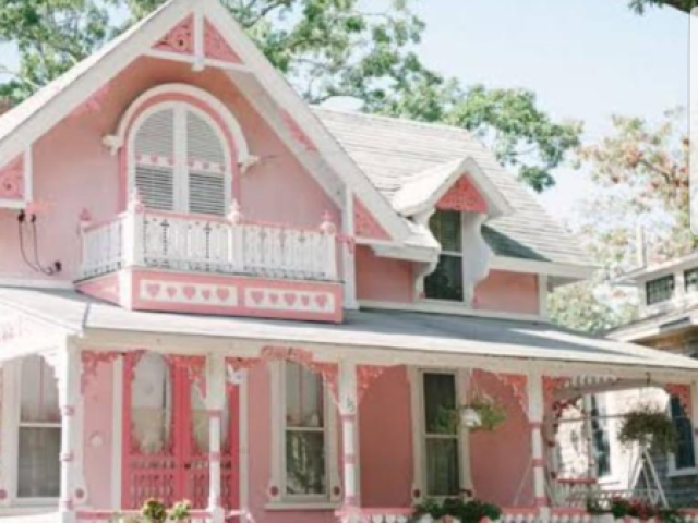 essa casa é tao rosa q parece de brinquedo pras criança de 5 ano :////